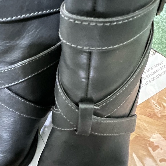 Selling boots size 6.5W Naturalizer black charcoal - Picture 2 of 9